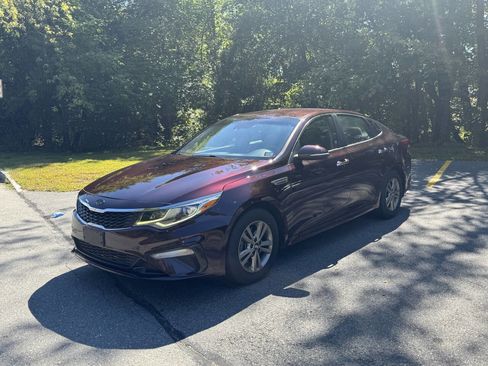 Used 2019 Kia Optima LX image 4