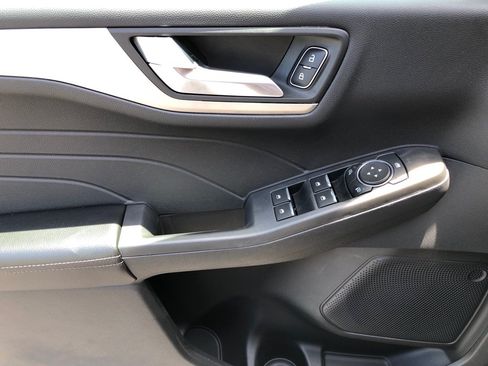 Used 2021 Ford Escape SE FWD image 17