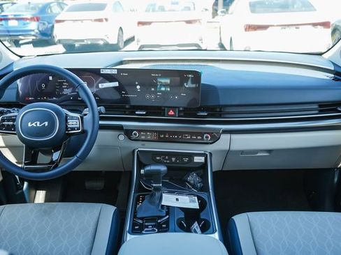New 2026 Kia Carnival SX FWD image 5