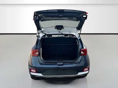 Used 2025 Hyundai Venue Limited FWD image 25