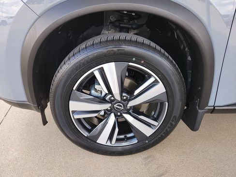Certified 2025 Nissan Rogue SL AWD/4WD image 32