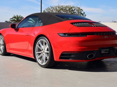 Certified 2022 Porsche 911 Carrera image 3