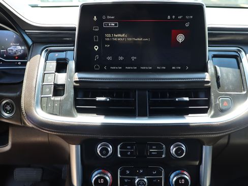 Used 2023 GMC Yukon XL SLT w/ SLT Premium Package AWD/4WD image 31