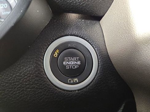 Used 2019 RAM 1500 Laramie image 25