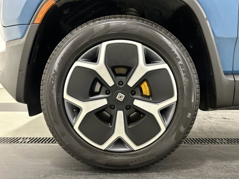 Used 2022 Rivian R1T Launch Edition AWD/4WD image 9