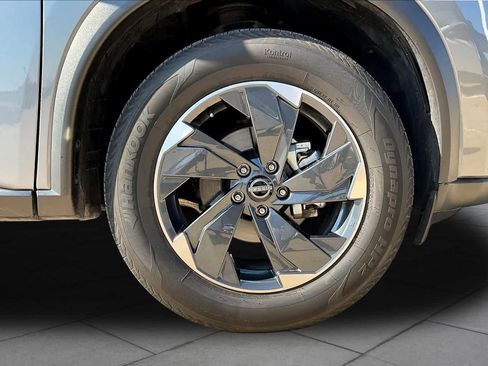 Used 2025 Nissan Rogue SV AWD/4WD image 10