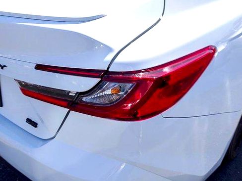 Certified 2025 Toyota Camry SE FWD image 5