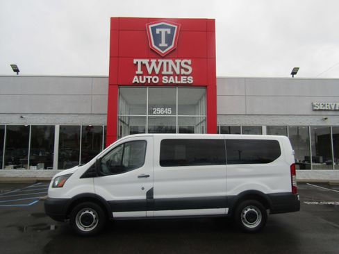 Used 2015 Ford Transit 150 XL image 1