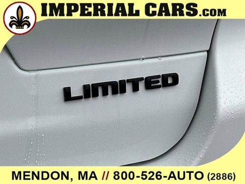 New 2025 Jeep Grand Cherokee L Limited w/ Black Appearance Package AWD/4WD image 12