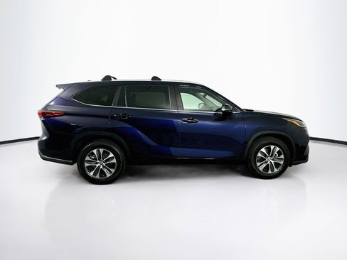 Used 2023 Toyota Highlander XLE FWD image 10