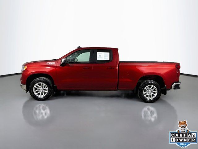 Used 2024 Chevrolet Silverado 1500 LT w/ Z71 Off-Road Package AWD/4WD image 9