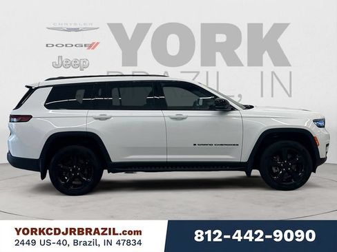 Used 2025 Jeep Grand Cherokee L Altitude AWD/4WD image 6