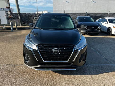 Used 2024 Nissan Kicks S FWD image 2