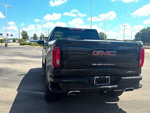 Used 2024 GMC Sierra 1500 AT4 w/ Technology Package AWD/4WD image 14