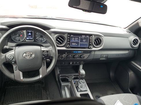 Used 2022 Toyota Tacoma TRD Sport image 7