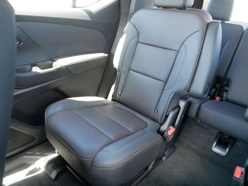 Used 2023 Chevrolet Traverse High Country AWD/4WD image 12