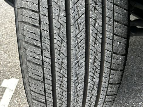 Used 2025 GMC Sierra 1500 SLT image 47