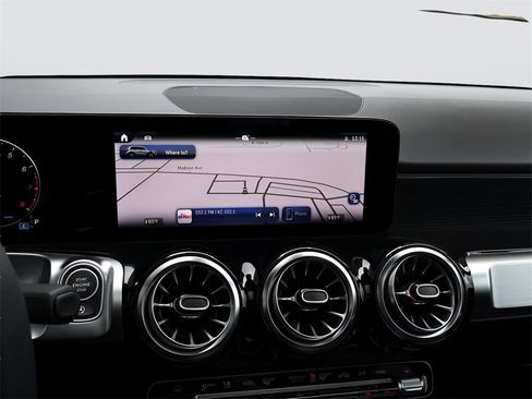 Certified 2025 Mercedes-Benz GLB 250 4MATIC image 22