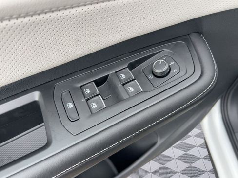 New 2026 Volkswagen Atlas Cross Sport SEL Premium R-Line image 22