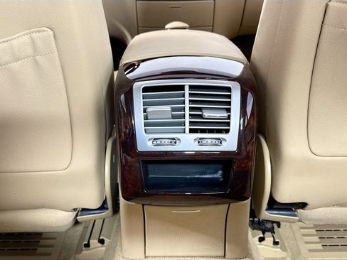 Used 2013 Mercedes-Benz S 550 Sedan image 32