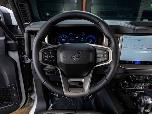 Used 2026 Ford Bronco Outer Banks AWD/4WD image 18
