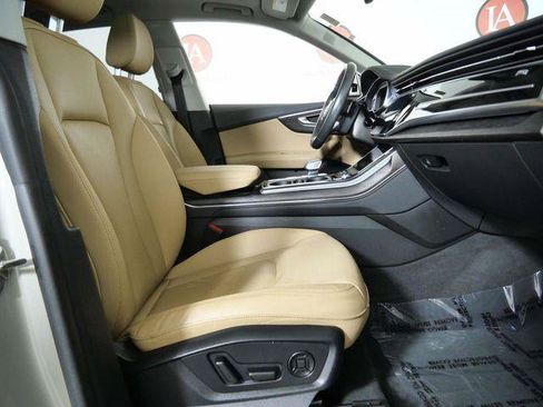 Used 2023 Audi Q8 Premium Plus AWD/4WD image 12