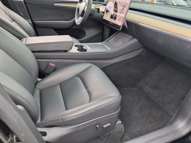Used 2024 Tesla Model Y Long Range AWD/4WD image 20