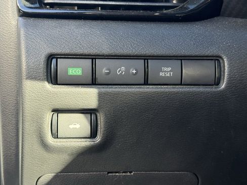 Used 2021 Nissan Sentra SV image 16