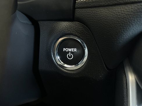 Used 2025 Toyota RAV4 XLE AWD/4WD image 20