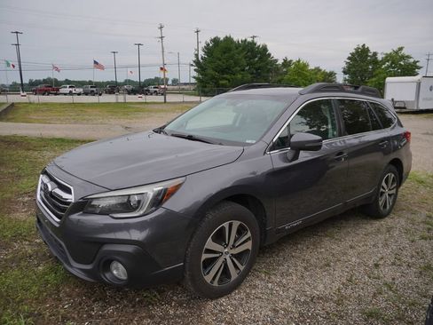 Used 2019 Subaru Outback 3.6R Limited AWD/4WD image 1