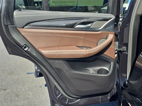 Used 2024 BMW X4 M40i w/ Premium Package image 10