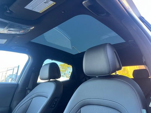 Used 2023 Genesis GV60 Advanced image 22