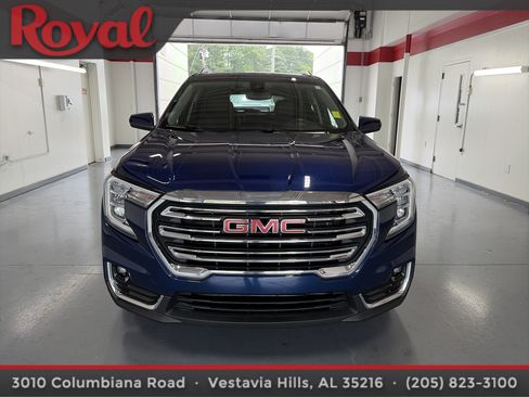 Used 2022 GMC Terrain SLT w/ Infotainment Package II FWD image 8