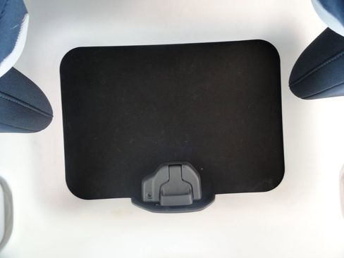 Used 2015 Jeep Renegade Latitude w/ Advanced Technology Group image 17