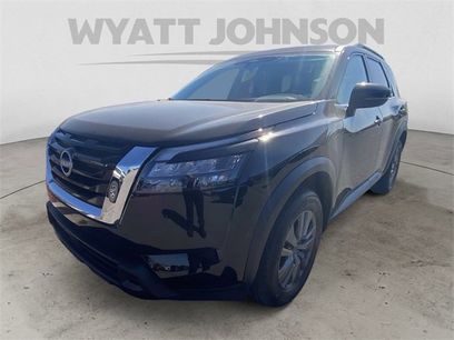 Used 2025 Nissan Pathfinder SV