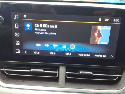 Used 2025 Chevrolet Trax LT w/ LT Convenience Package image 19