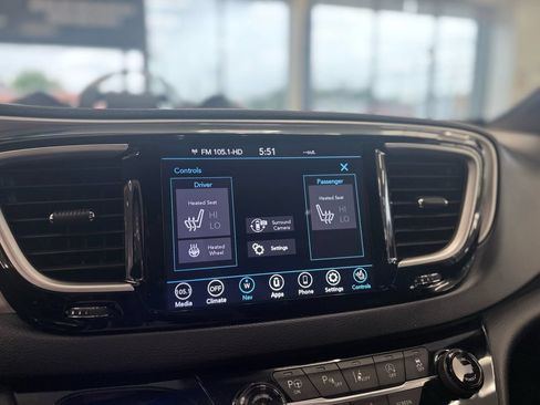 Used 2020 Chrysler Pacifica Touring-L w/ Advanced Safetytec Group AWD/4WD image 36