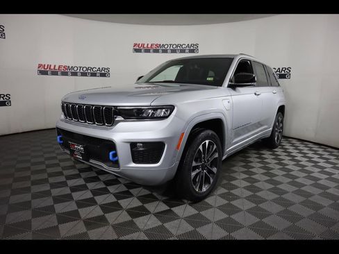 New 2024 Jeep Grand Cherokee Overland w/ Luxury Tech Group IV AWD/4WD image 7
