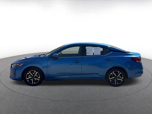 Used 2025 Nissan Sentra SV FWD image 9