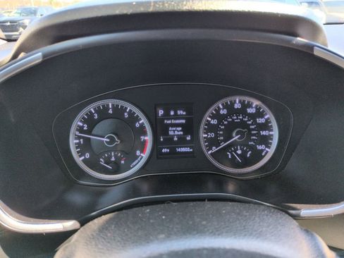 Used 2019 Hyundai Santa Fe SE image 16