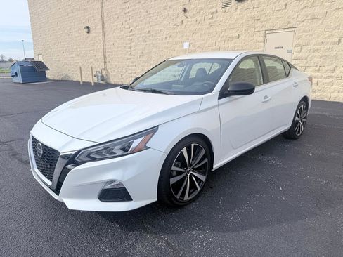 Used 2022 Nissan Altima 2.5 SR image 1
