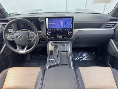 Used 2024 Lexus GX 550 AWD/4WD image 13