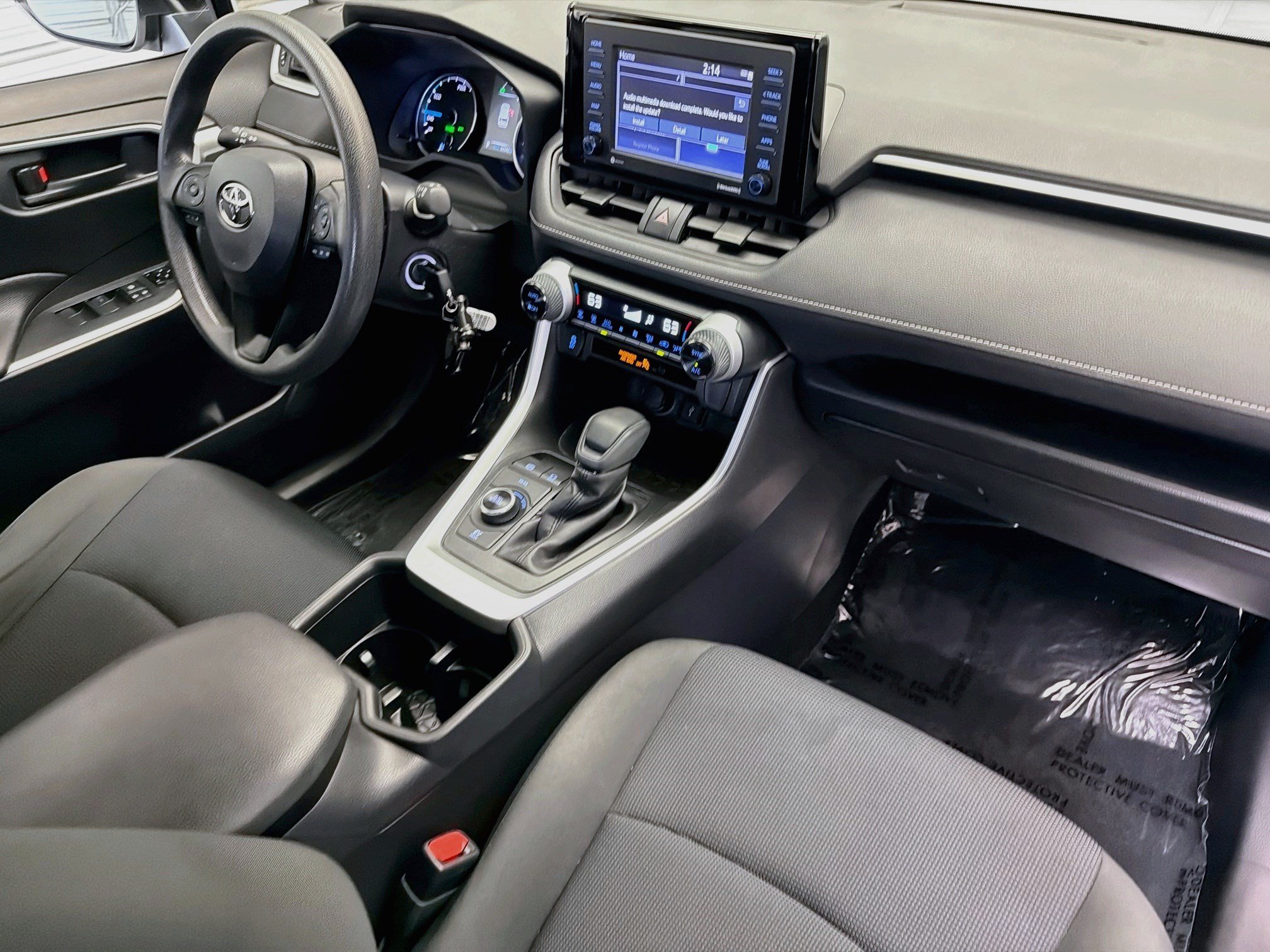 Used 2022 Toyota RAV4 LE AWD/4WD image 12