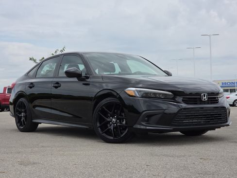 Used 2023 Honda Civic Sport image 2