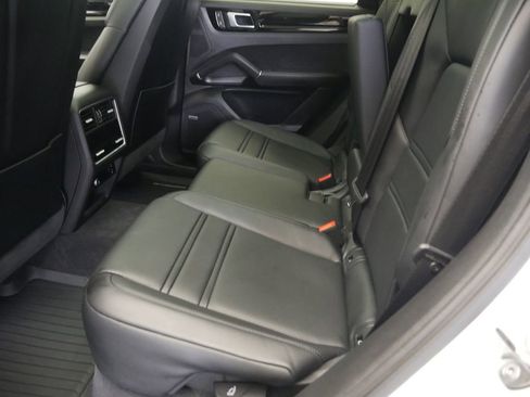 Certified 2023 Porsche Cayenne S AWD/4WD image 20