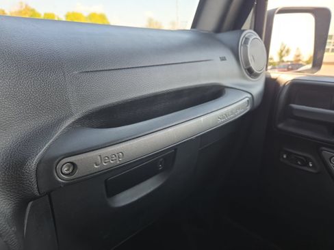 Used 2017 Jeep Wrangler Sport w/ Quick Order Package 24S AWD/4WD image 20