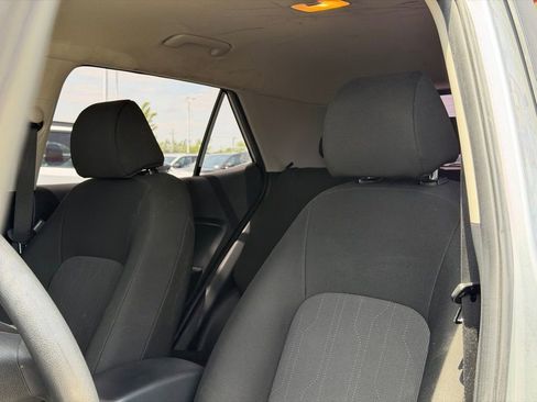 Used 2023 Hyundai Venue SE w/ Cargo Package FWD image 11