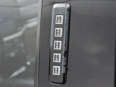 Used 2022 Ford F150 Lariat w/ Equipment Group 502A High image 10