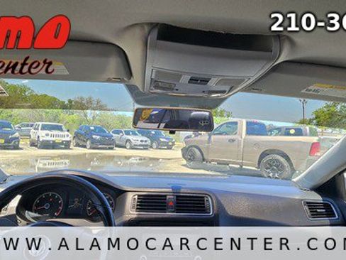Used 2011 Volkswagen Jetta SE image 37