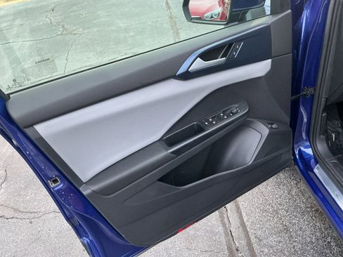 Certified 2023 Volkswagen Taos SE w/ Black Wheel Package image 35